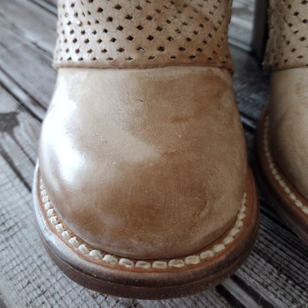 Freebird EUC!! Bowie Tan Leather Perforated Stacked Heel Zip Ankle Boots Women 6 - Picture 4 of 16